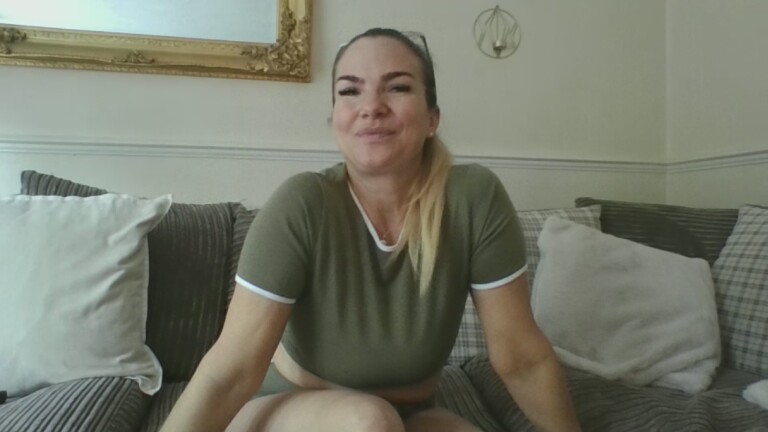 HornyHarriet_XX's Streamate show and profile
