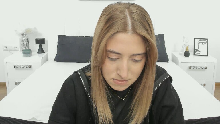 ChloeMatis's Streamate show and profile